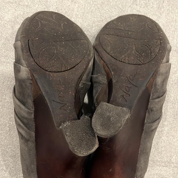 [US8.5]Naya Genesis Gray Ruched Suede Wedge Heel Peep Toe Pump Zipper - Picture 8 of 10